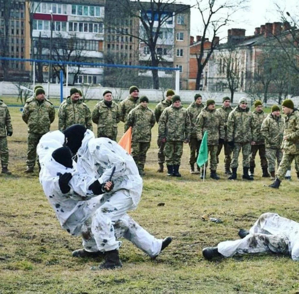 Blur Snow Camo Winter Camouflage Ultra Thin Overwhites for Hunting Airsoft Paintball Outdoor for boys (M)